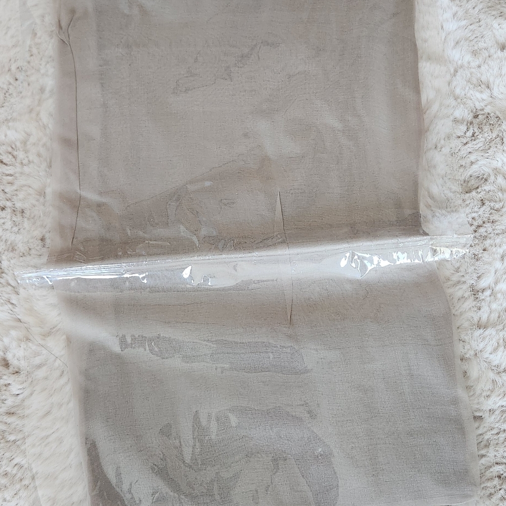 Long silk scarf (beige)